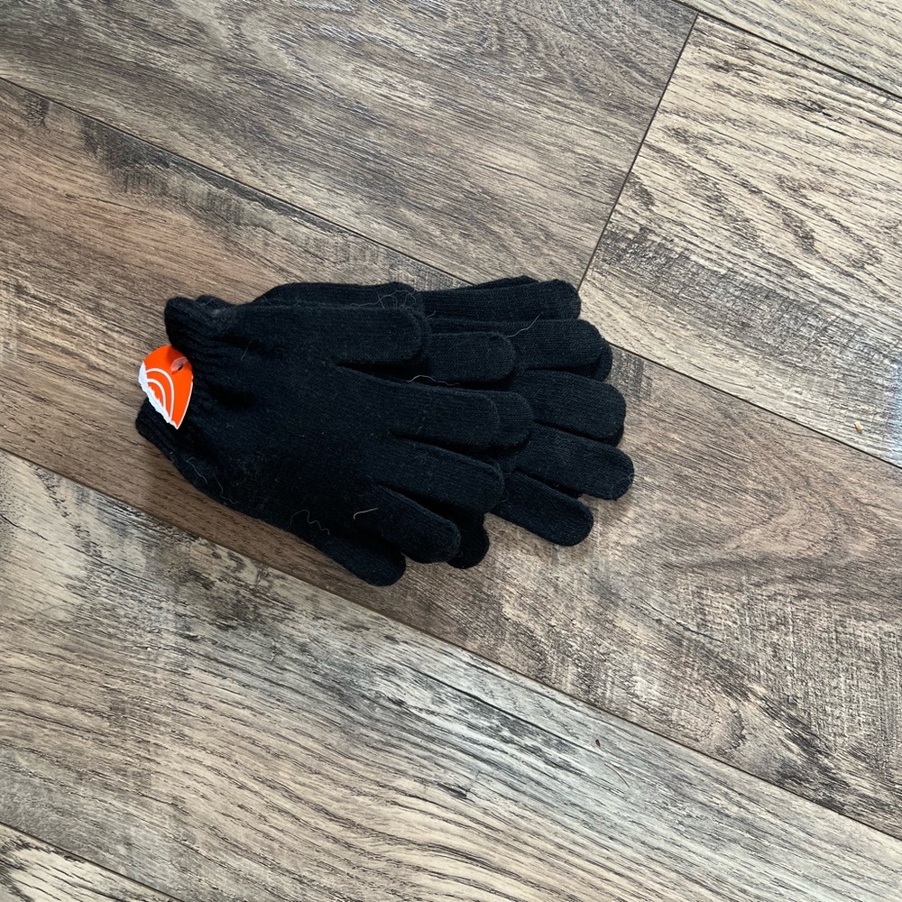 Set of 6 new with tags black children’s gloves